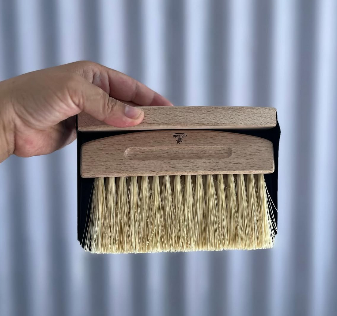 Magnetic Dustpan & Bamboo Broom Set - Eco-Friendly Cleaning Solution